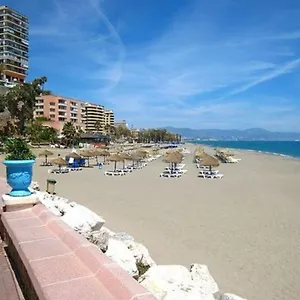 https://apt-apartamento-5-personas-parking-piscina-todo-el-ano.1costadelsol.com